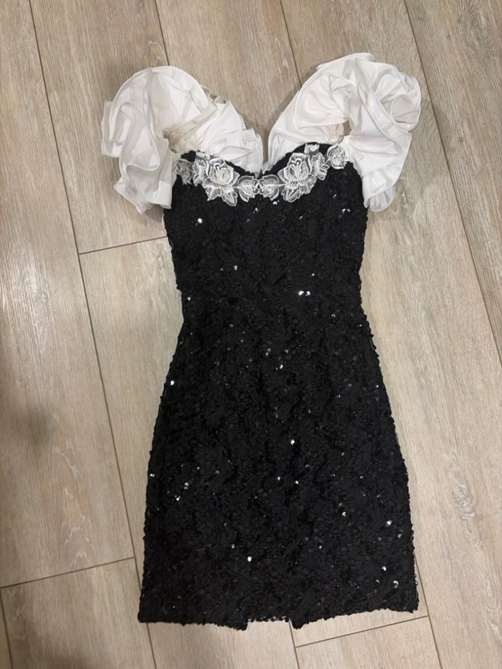 Vintage 80s Dave & Sequin & Satin Dress w/ Pearls & Lace 7/8 - Picture 9 of 10